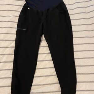 Fig’s maternity jogger Black